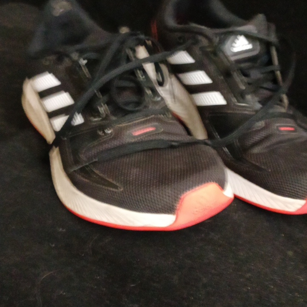 Women's Adidas sneakers